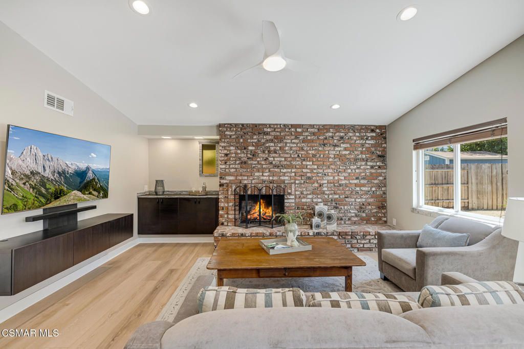 Image 18 of property listing at 369 Castilian Avenue, Newbury Park, CA 91320