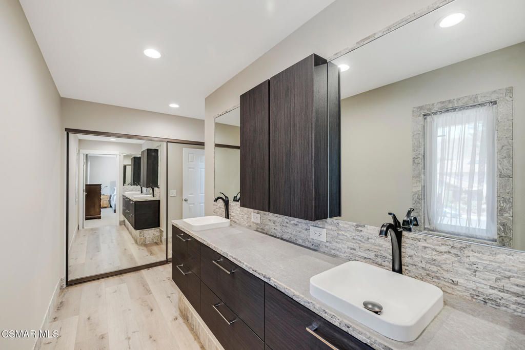 Image 28 of property listing at 369 Castilian Avenue, Newbury Park, CA 91320