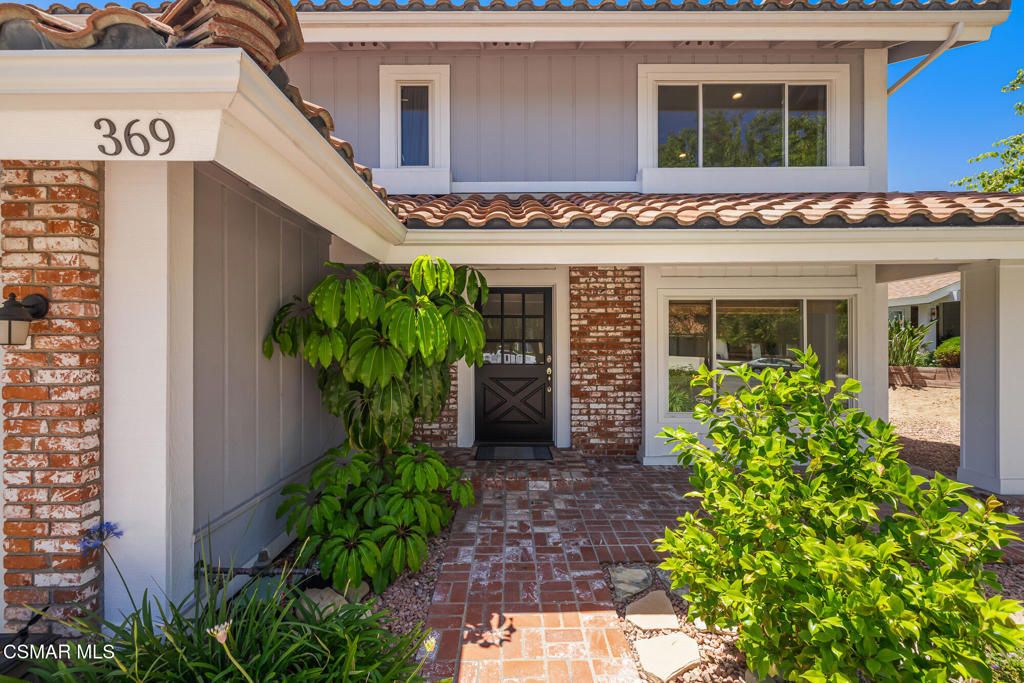 Image 4 of property listing at 369 Castilian Avenue, Newbury Park, CA 91320