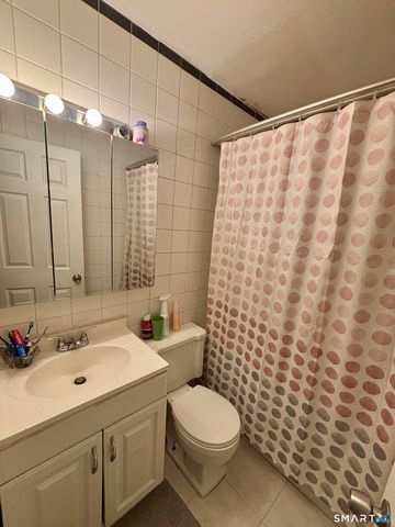 69 Oak Ridge Drive 51, New Haven, CT 06513