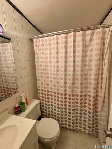 69 Oak Ridge Drive 51, New Haven, CT 06513