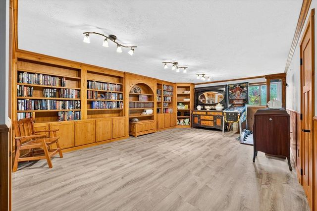 4504 E Lane Park Rd, Spokane, WA 99021