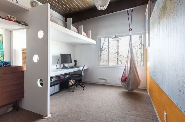 58 Hill St, Lexington, MA 02421