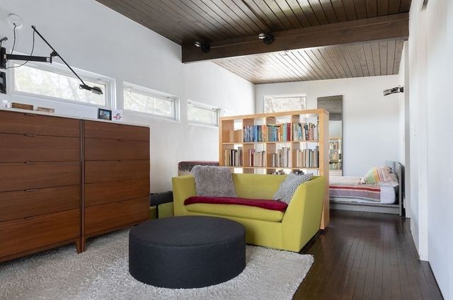 58 Hill St, Lexington, MA 02421