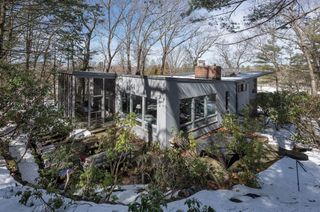 58 Hill St, Lexington, MA 02421