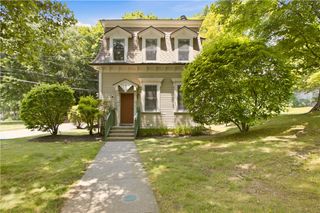 27 Higgins Street 201, Smithfield, RI 02917