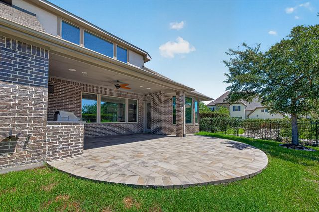 30 Argosy Bend Place, Tomball, TX 77375