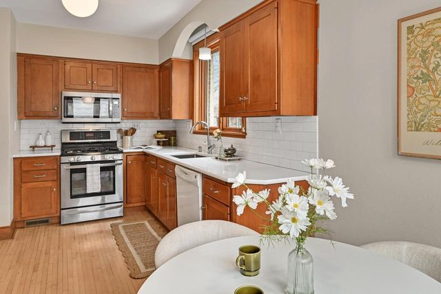 8007 Portland AVENUE, Wauwatosa, WI 53213