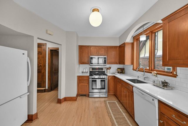 8007 Portland AVENUE, Wauwatosa, WI 53213