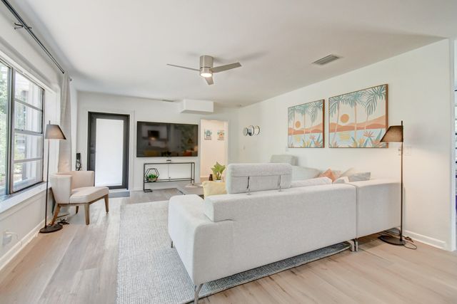 230 Seacrest Lane, Delray Beach, FL 33444