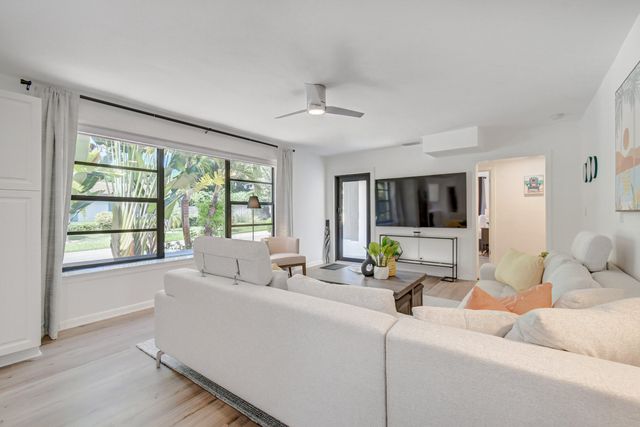 230 Seacrest Lane, Delray Beach, FL 33444