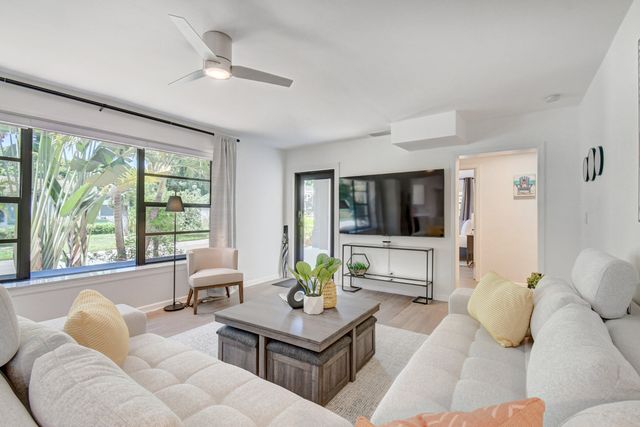 230 Seacrest Lane, Delray Beach, FL 33444