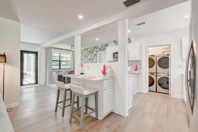230 Seacrest Lane, Delray Beach, FL 33444