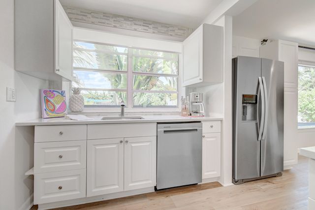 230 Seacrest Lane, Delray Beach, FL 33444