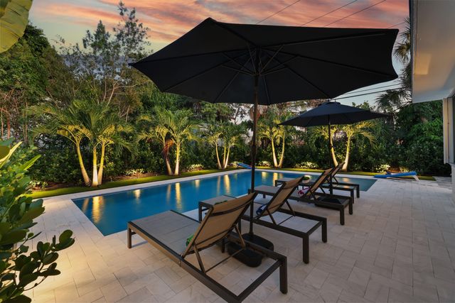 230 Seacrest Lane, Delray Beach, FL 33444