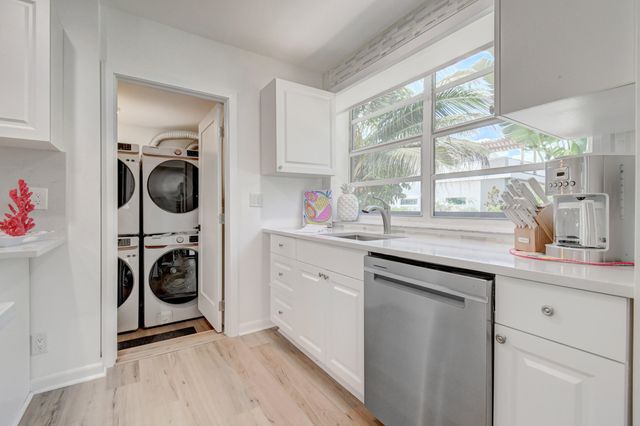 230 Seacrest Lane, Delray Beach, FL 33444