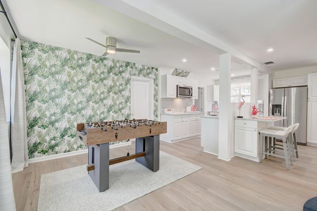 230 Seacrest Lane, Delray Beach, FL 33444