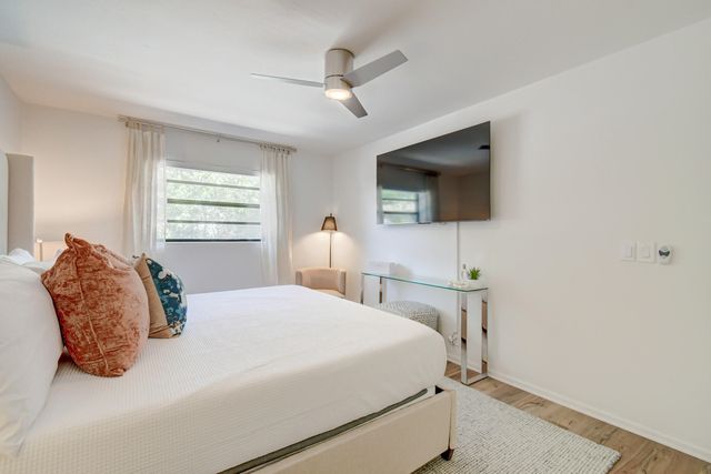 230 Seacrest Lane, Delray Beach, FL 33444
