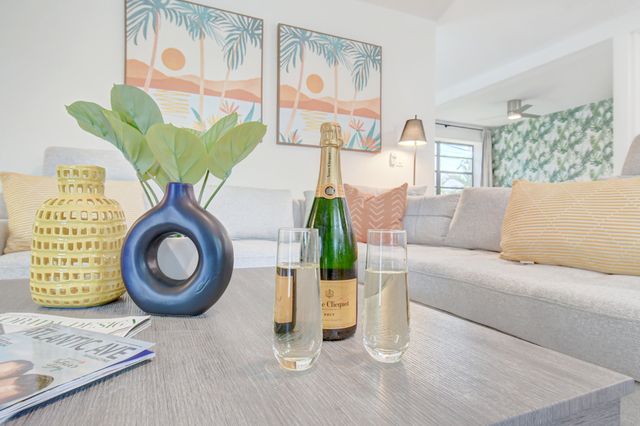 230 Seacrest Lane, Delray Beach, FL 33444