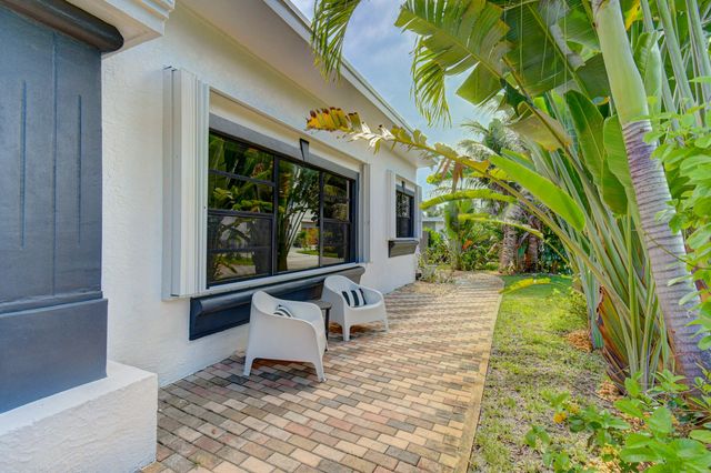 230 Seacrest Lane, Delray Beach, FL 33444