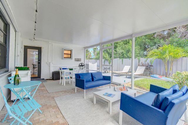 230 Seacrest Lane, Delray Beach, FL 33444