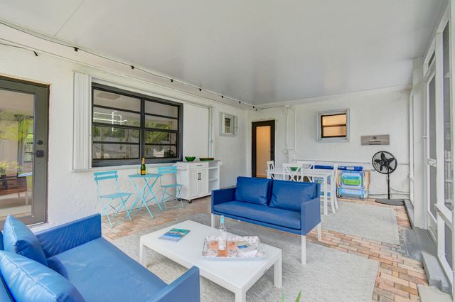 230 Seacrest Lane, Delray Beach, FL 33444