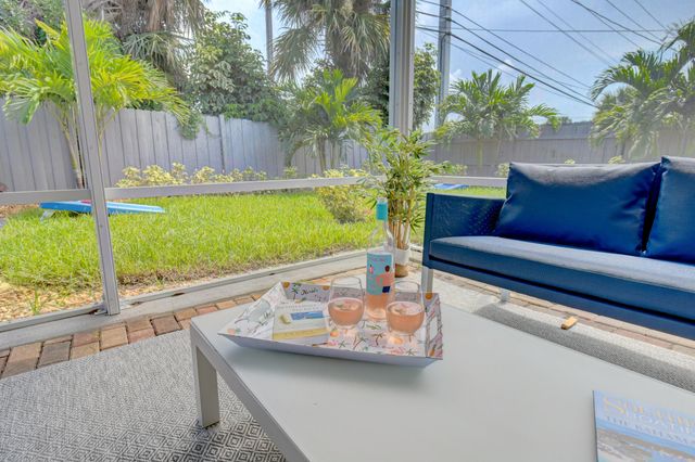 230 Seacrest Lane, Delray Beach, FL 33444