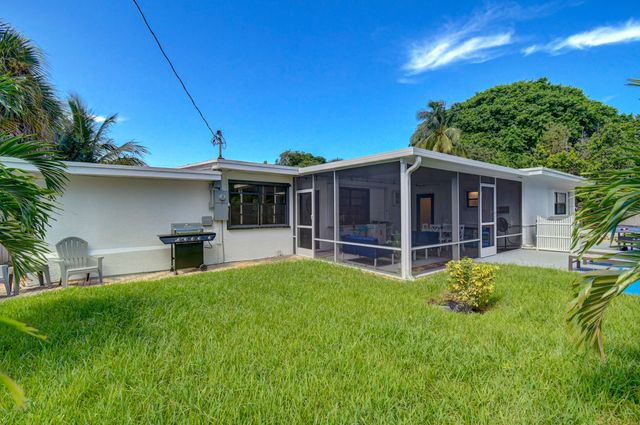 230 Seacrest Lane, Delray Beach, FL 33444