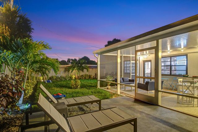 230 Seacrest Lane, Delray Beach, FL 33444