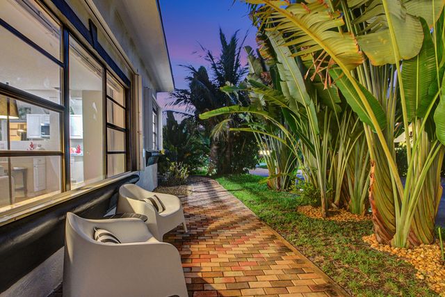 230 Seacrest Lane, Delray Beach, FL 33444