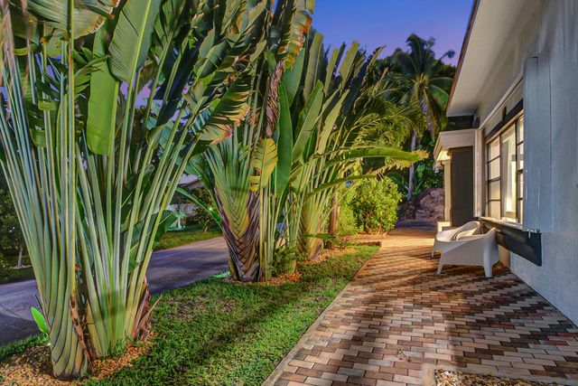 230 Seacrest Lane, Delray Beach, FL 33444
