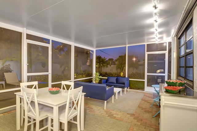 230 Seacrest Lane, Delray Beach, FL 33444