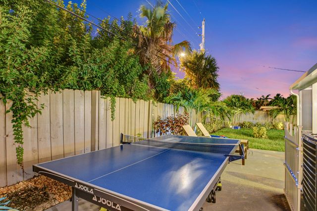 230 Seacrest Lane, Delray Beach, FL 33444