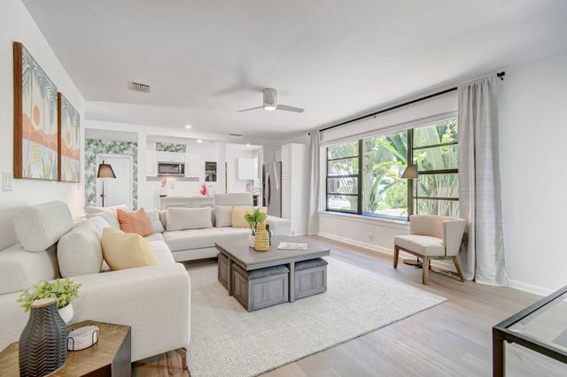 230 Seacrest Lane, Delray Beach, FL 33444