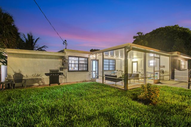 230 Seacrest Lane, Delray Beach, FL 33444