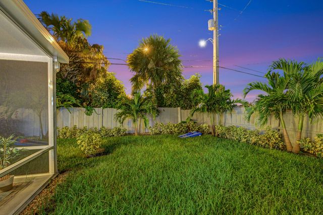 230 Seacrest Lane, Delray Beach, FL 33444