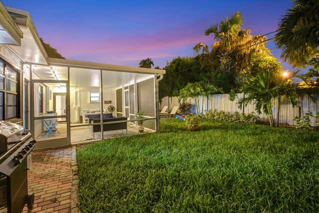 230 Seacrest Lane, Delray Beach, FL 33444