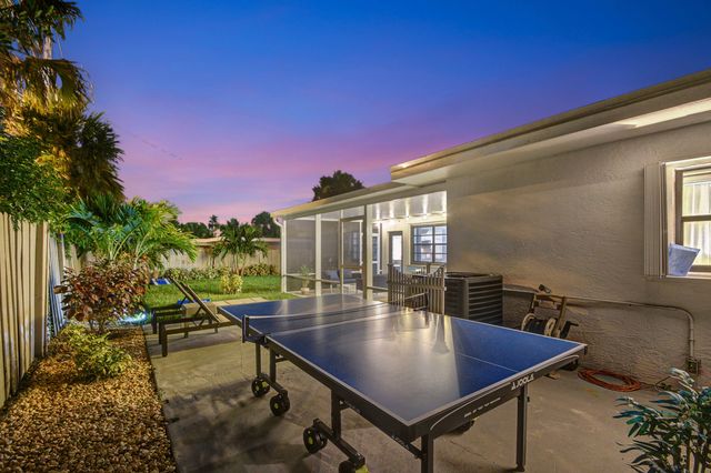 230 Seacrest Lane, Delray Beach, FL 33444