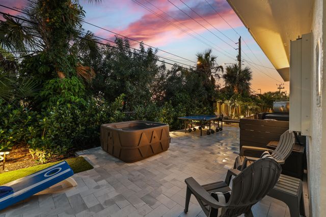 230 Seacrest Lane, Delray Beach, FL 33444