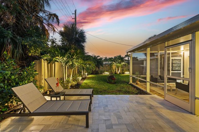 230 Seacrest Lane, Delray Beach, FL 33444