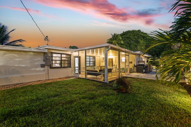 230 Seacrest Lane, Delray Beach, FL 33444