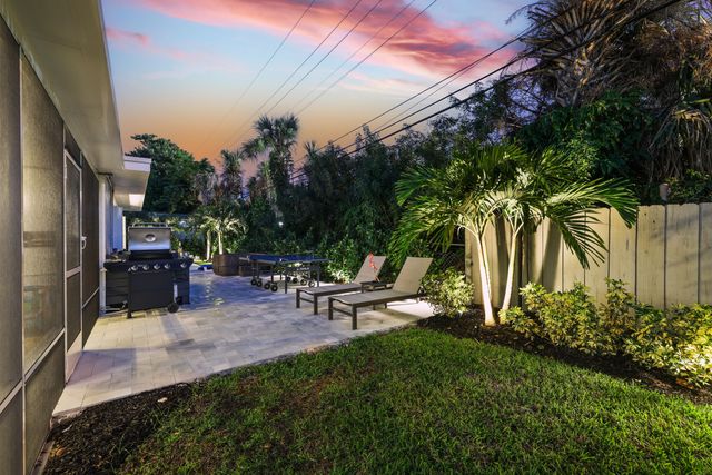 230 Seacrest Lane, Delray Beach, FL 33444