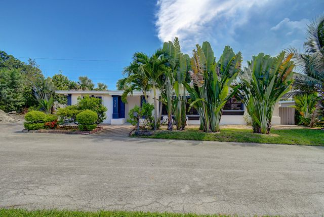 230 Seacrest Lane, Delray Beach, FL 33444