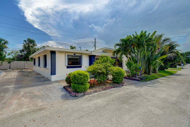 230 Seacrest Lane, Delray Beach, FL 33444