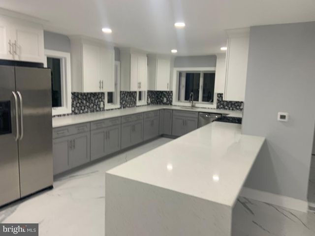 150 W CENTENNIAL DR, Medford, NJ 08055