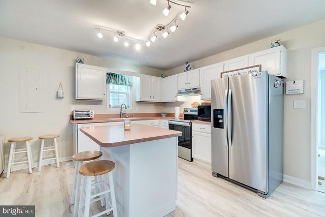 13 COLUMBIA AVE, Ocean View, DE 19970