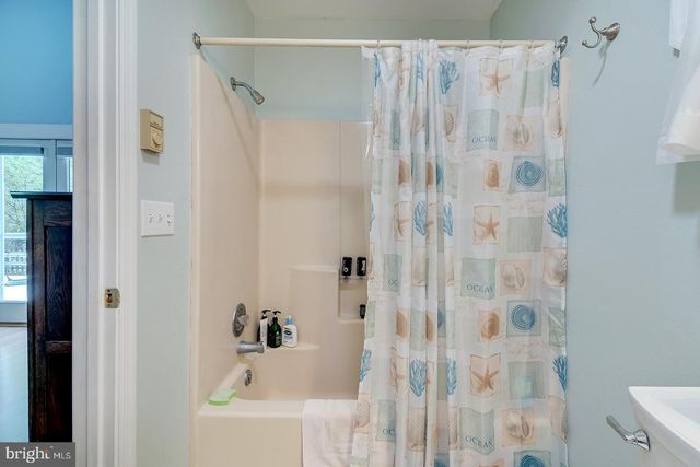 13 COLUMBIA AVE, Ocean View, DE 19970