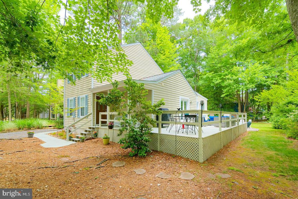 13 COLUMBIA AVE, Ocean View, DE 19970