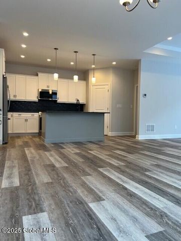 5 Wistmans Way, Wilton, NY 12866