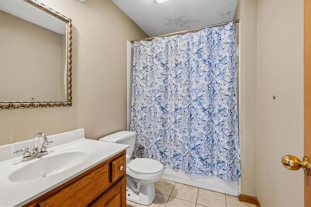 22012 W 48th Street, Shawnee, KS 66226